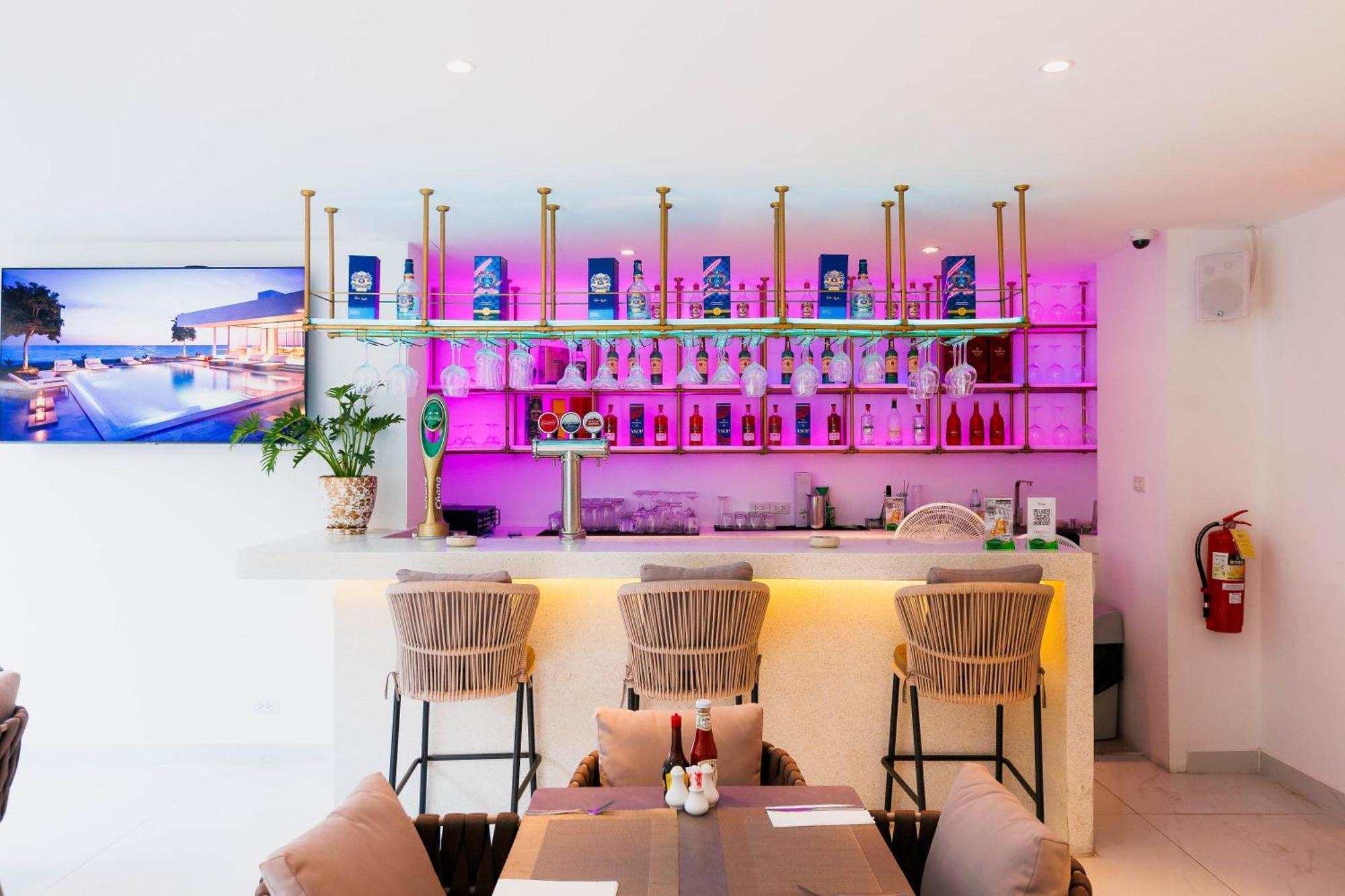 The One Bay Breeze Hotell Pattaya Eksteriør bilde