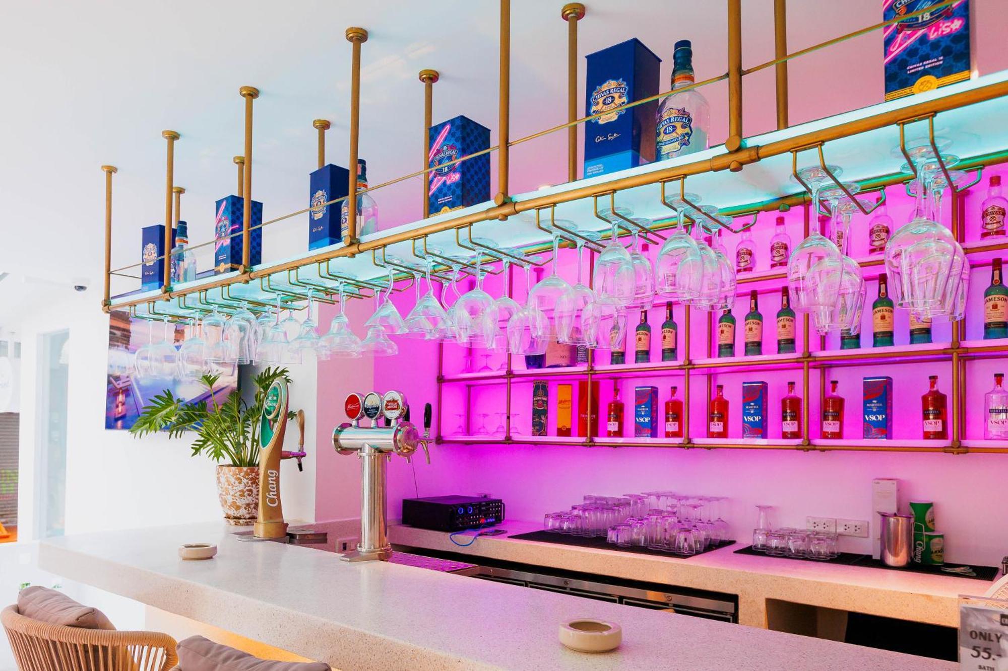 The One Bay Breeze Hotell Pattaya Eksteriør bilde